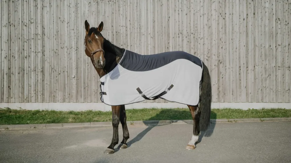 Couverture Equithme Flycool - 145 cm - Marine / blanc Remise