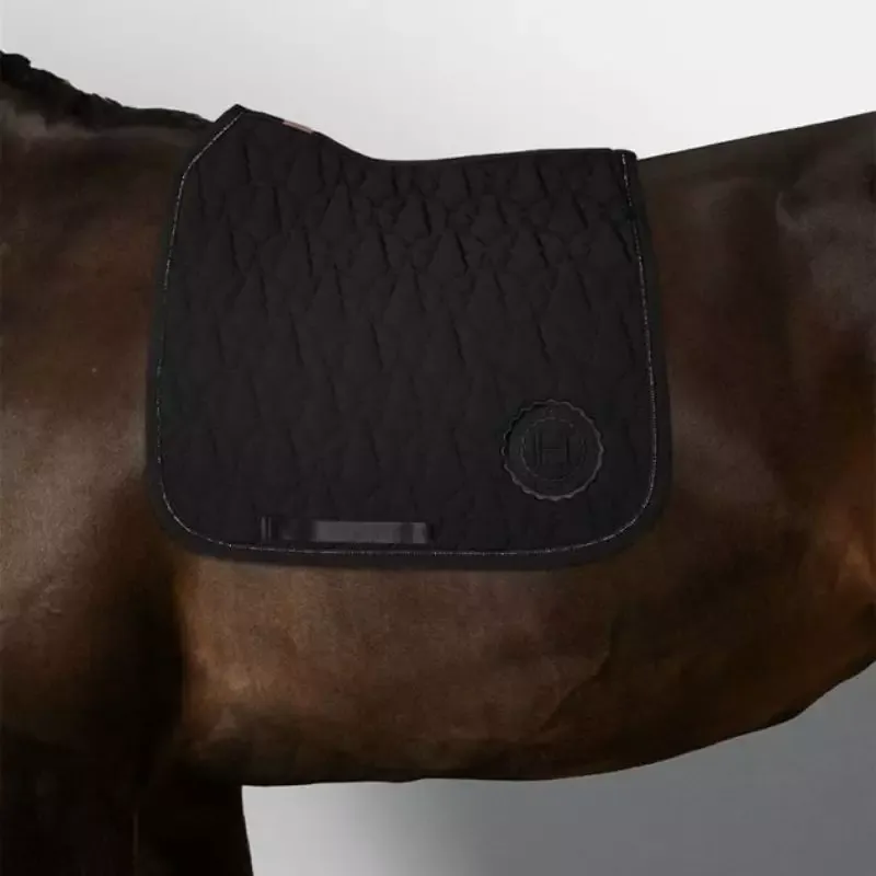Tapis de selle cheval Vaillant ambassadrice Adle Devaillant Harcour – Cheval CSO – Noir Achat Immdiat