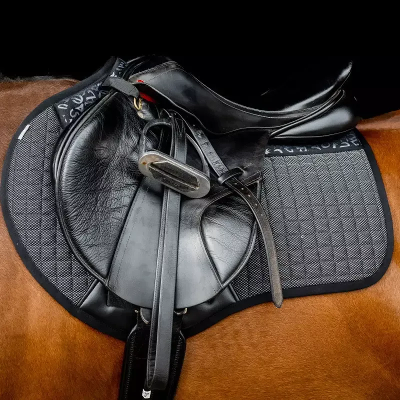 Offre Exclusive Tapis cheval amortisseur Tech Comfort Horseware - Cheval CSO - Noir