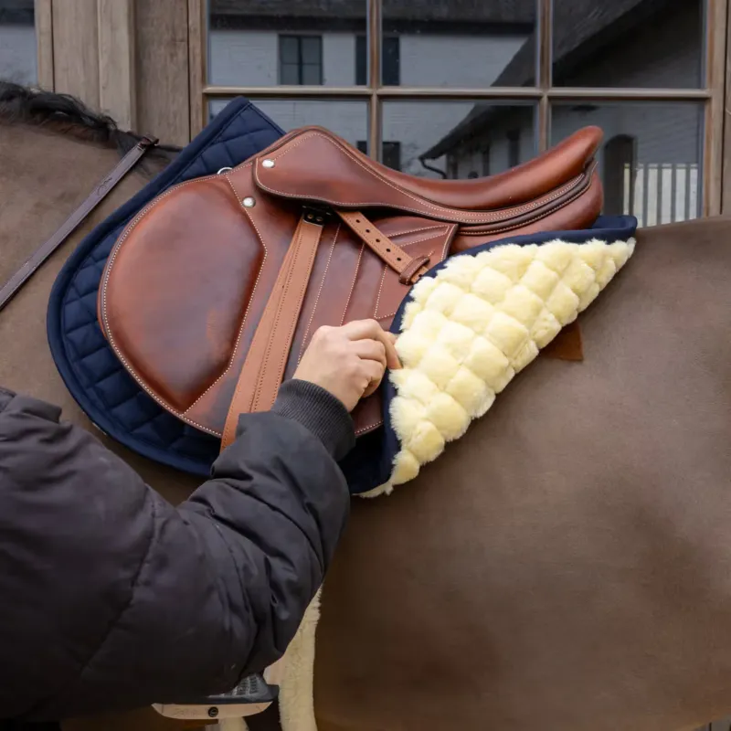 Offre Spciale para caballo Kentucky Skin Friendly Sheepskin Diamond mantilla - Black / Dressage