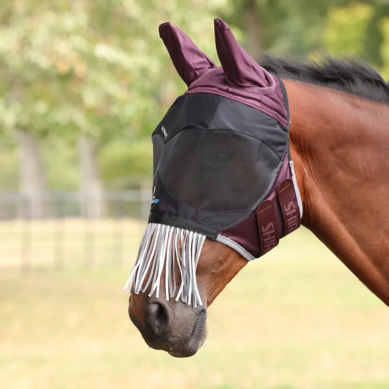 Masque anti-mouches Shires FlyGuard Pro Deluxe avec oreilles, nez et franges - Cob - Noir cerise Satisfait Ou Rembours