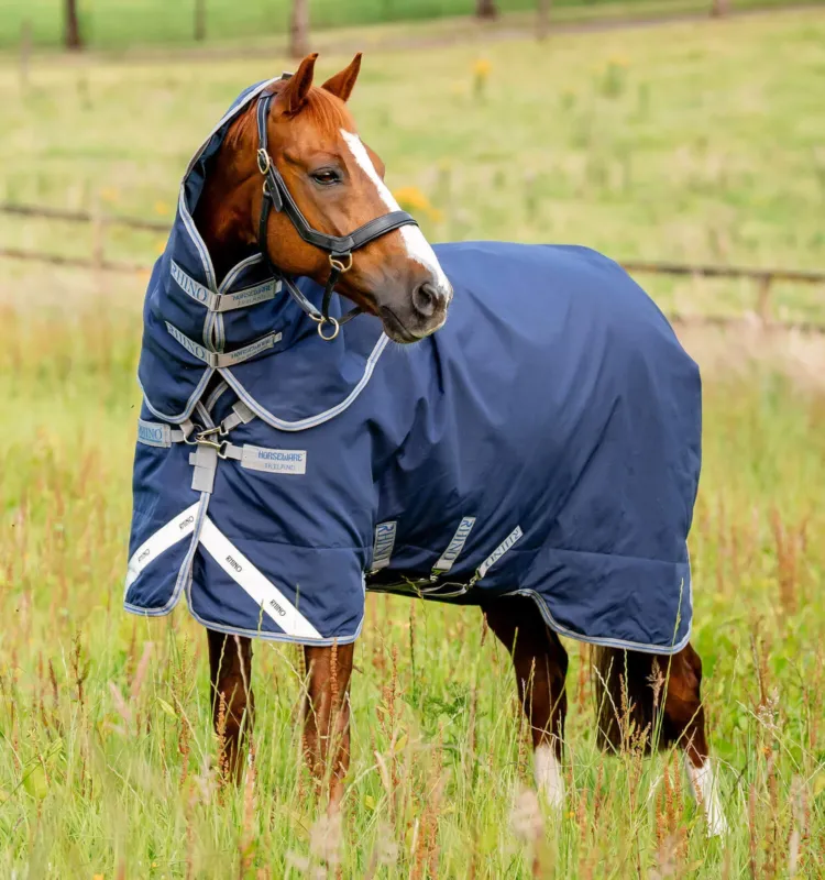 Satisfait Ou Rembours Couverture Horseware Rhino Plus Turnout lite 100g - 125 cm - Marine / gris titane / bleu classique