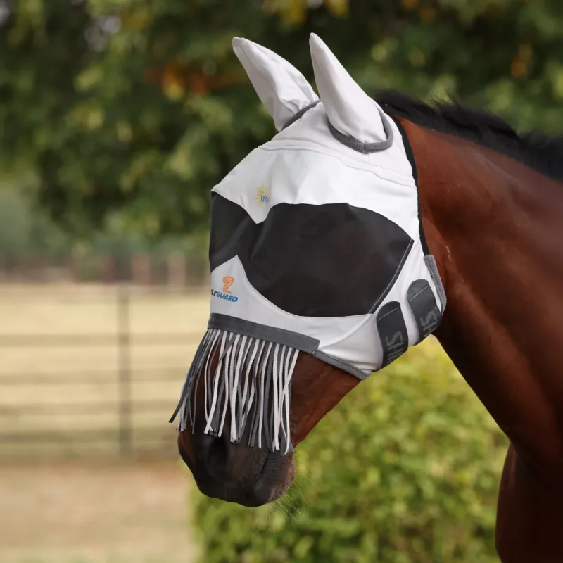Masque anti-mouches Shires FlyGuard Pro Sun Shade avec oreilles, nez et franges - Cheval - Blanc Offre Du Jour