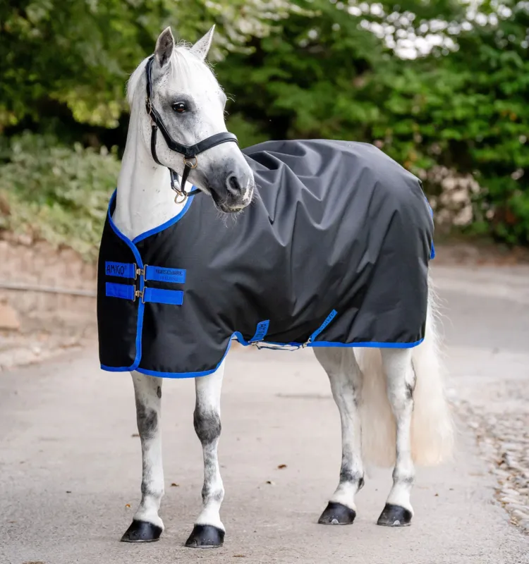 Couverture Horseware Amigo Ripstop 900D Poney Turnout 0g - 115 cm - Noir / bleu classique Offre Spciale