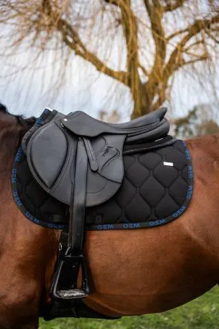 Tapis de selle LOVE Obstacle Noir - GEM - Technique et lgant - Noir - Obstacle - Cheval Prix Rduit