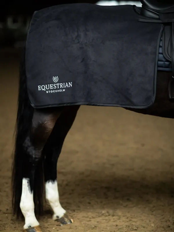 Manta para caballo Equestrian Stockholm Heavy Fleece Quarter manta Black - Cob / Black Edition Jusqu puisement Des Stocks