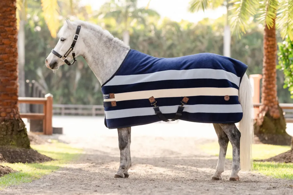 Couverture polaire Horseware Newmarket Poney Fleece Cooler - 110 cm - Marine witney Commander Maintenant