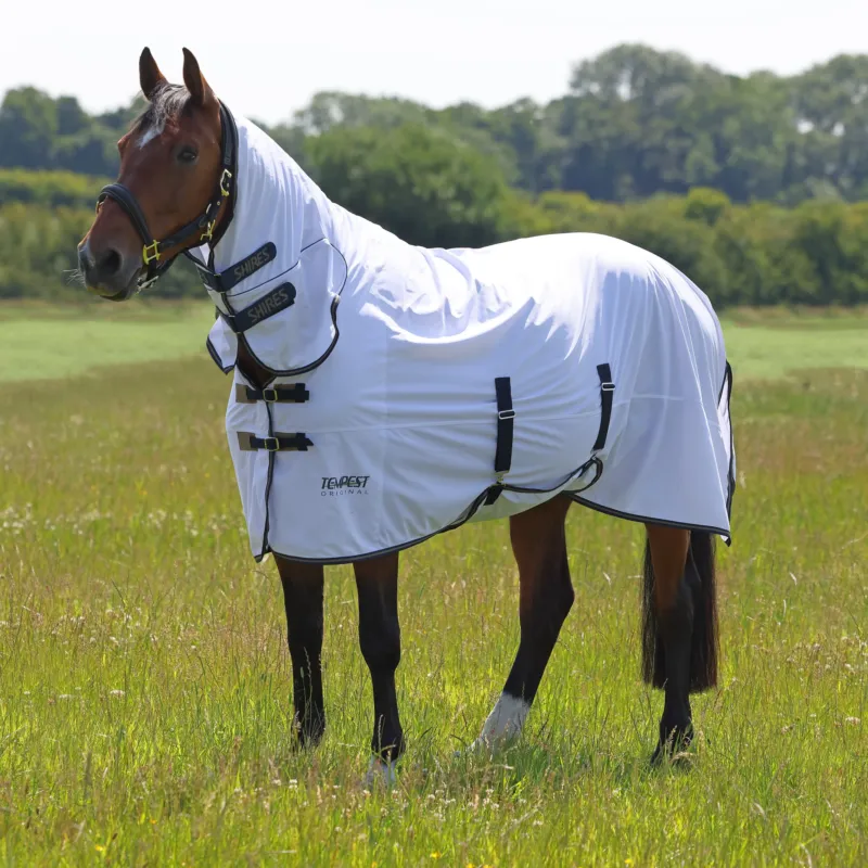 Couverture anti-mouches intgrale Shires Tempest Original - 120 cm - Blanc / marine Jusqu puisement Des Stocks