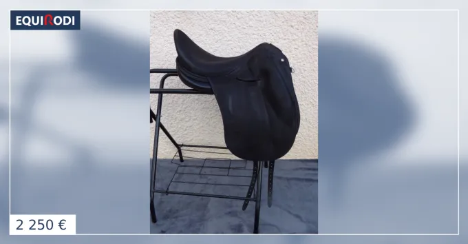 Selle Dressage Childeric DPL 17'5 tat neuf Dernire Chance