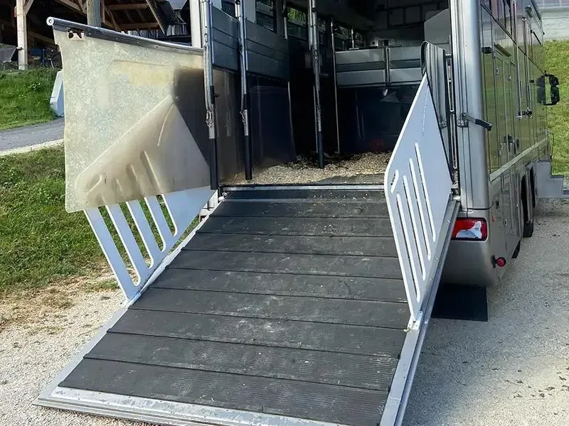 Promotion Saisonnire Tapis antidrapant ponts de vans/camion l.1,80m - Prix au m