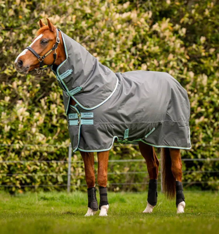 Prix Promo Couverture Horseware Amigo Hero Ripstop Plus avec couvre-cou 200g 600D - 75 cm - Gris shadow / haze / marine
