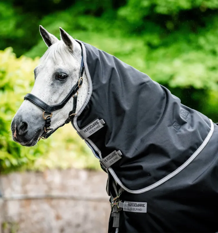 Couvre-cou Horseware Amigo Bravo 12 Original 150g 1200D - XS - Noir / gris titane / argent Commander Vite
