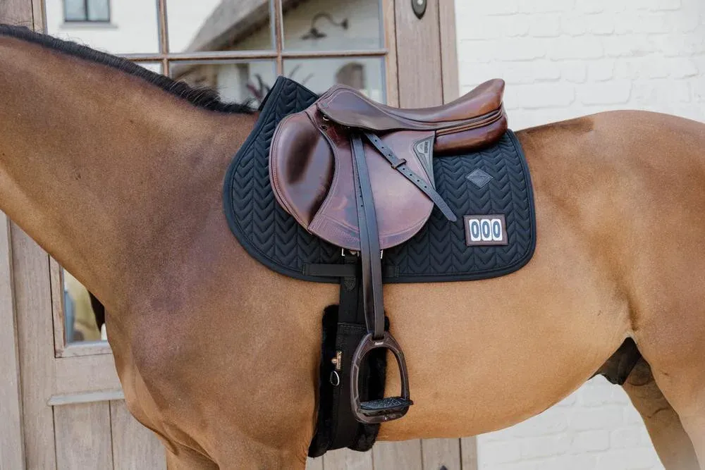 Tapis de selle comptition Fishbone avec 2 numros Kentucky Jumping - Cheval - Noir Super Prix