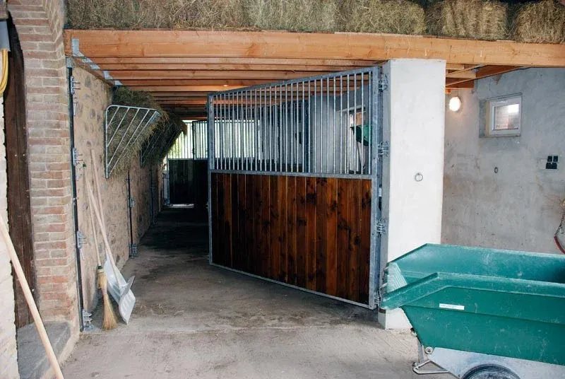 Prix Cass Sparation de box pivotante barreaude/bois 3,5 m La Ge